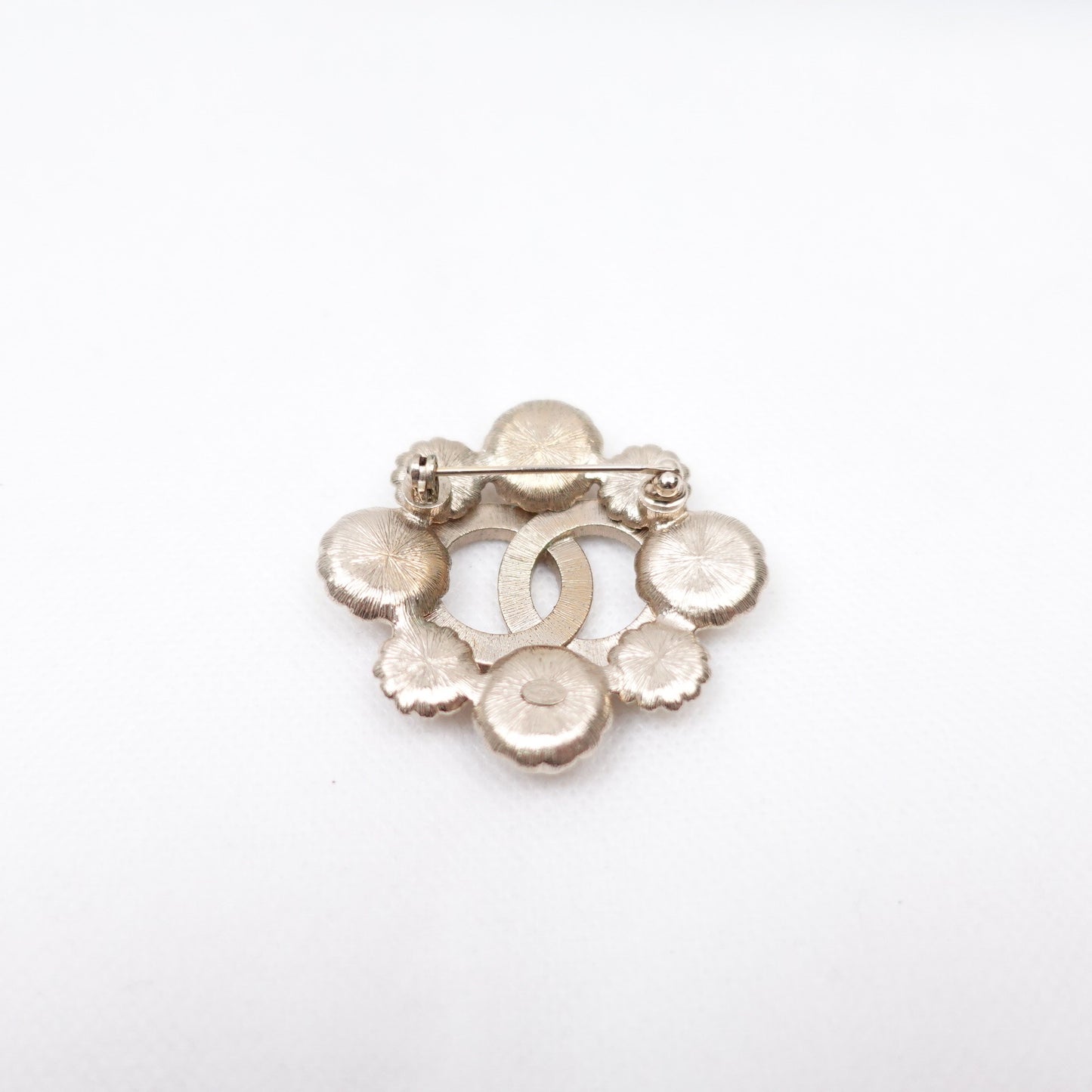 Pre-owned Chanel Gold Pearl&Metal Brooch