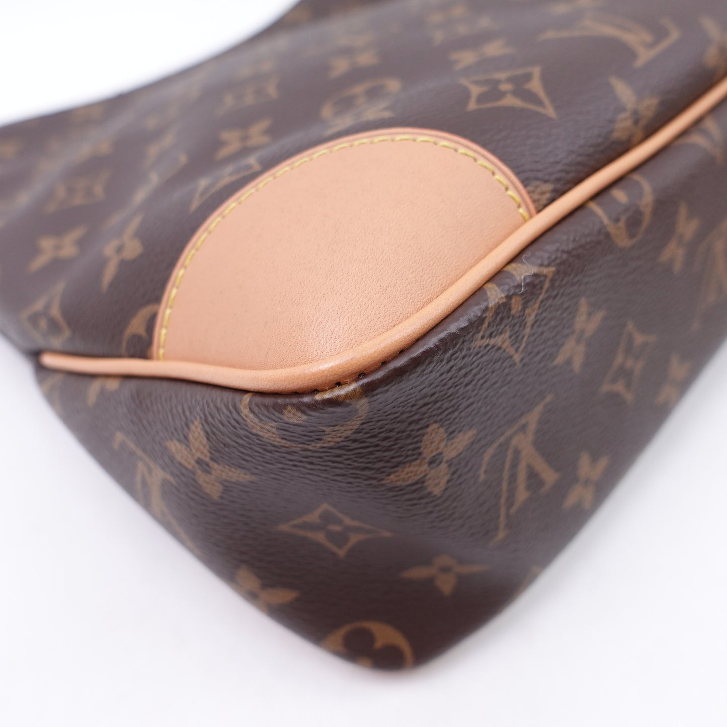 Pre-Owned Louis Vuitton Odeon MM Monogram Canvas Shoulder Bag