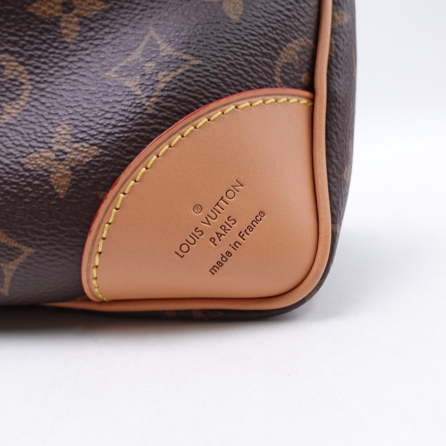 Pre-Owned Louis Vuitton Odeon MM Monogram Canvas Shoulder Bag