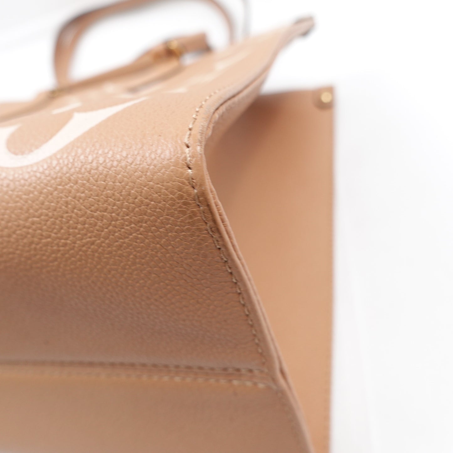 Pre-Owned Louis Vuitton On The Go MM Milktea Calfskin Shoulder Bag