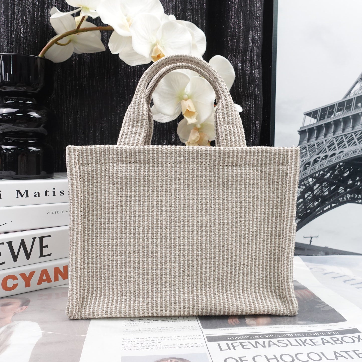 Pre-owned Celine Cabas Thais Beige Canvas Shoulder Bag