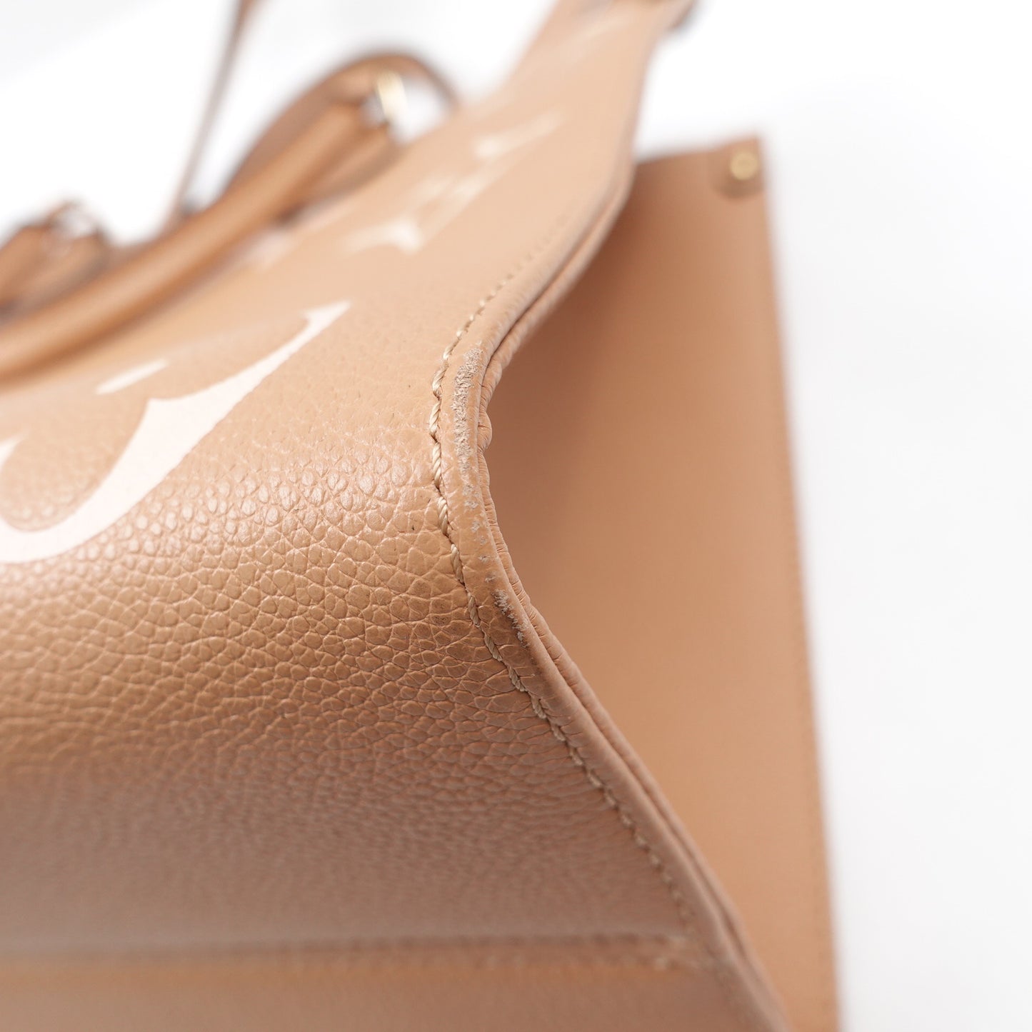 Pre-Owned Louis Vuitton On The Go MM Milktea Calfskin Shoulder Bag