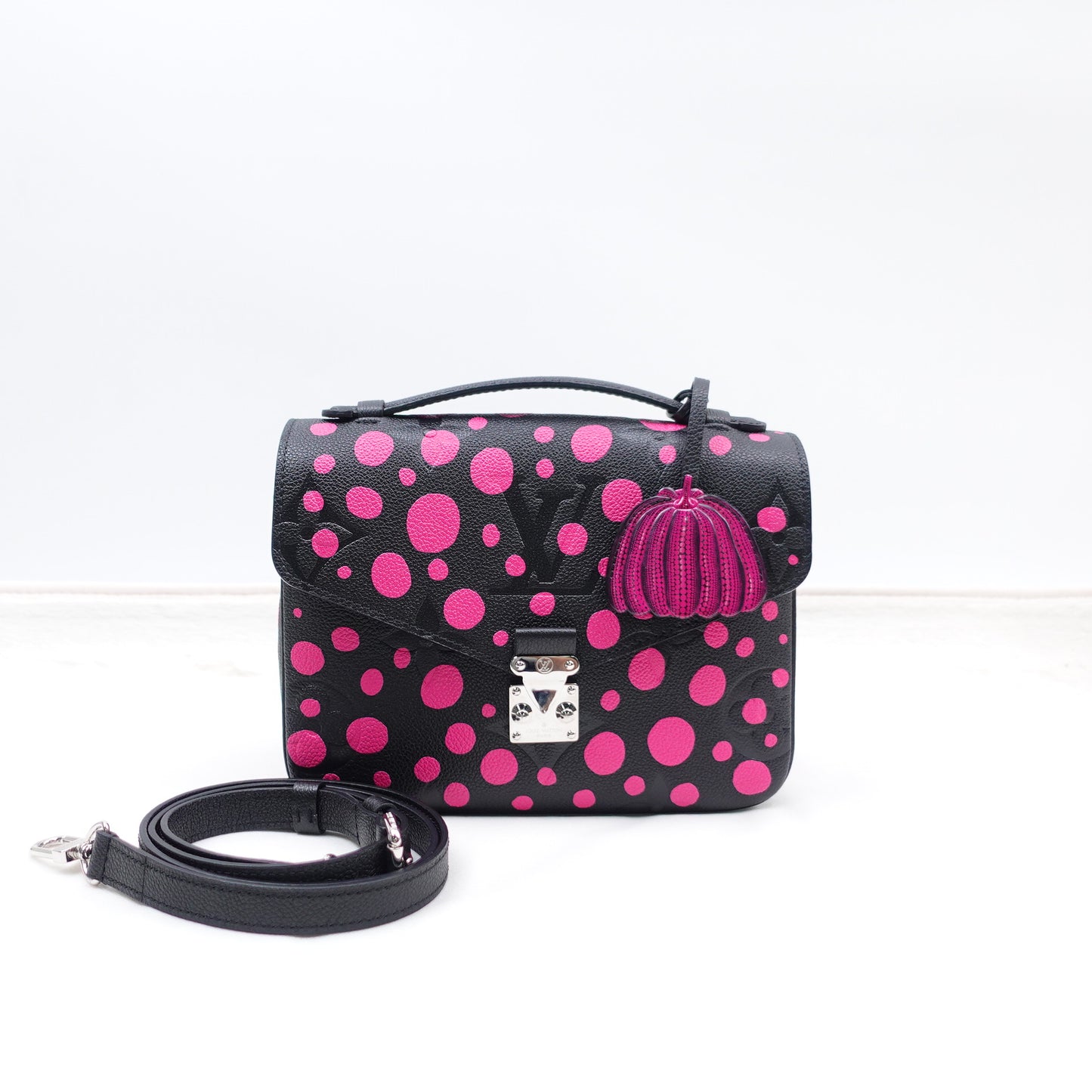 Pre-owned Louis Vuitton Metis Yayoi Kusama Black Calfskin Shoulder Bag