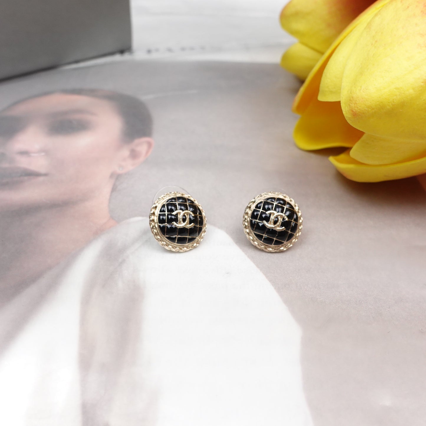 Pre-Owned Chanel Black Metal Earrings