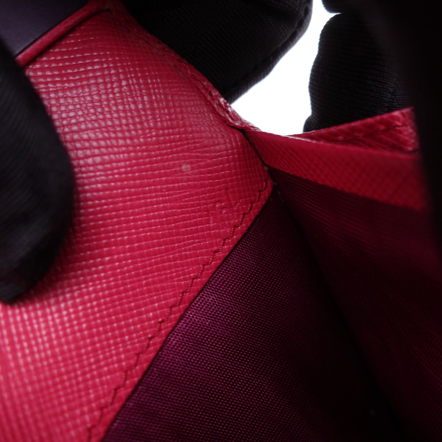 Pre-owned Prada Safiano Pink Calfskin Long Wallet