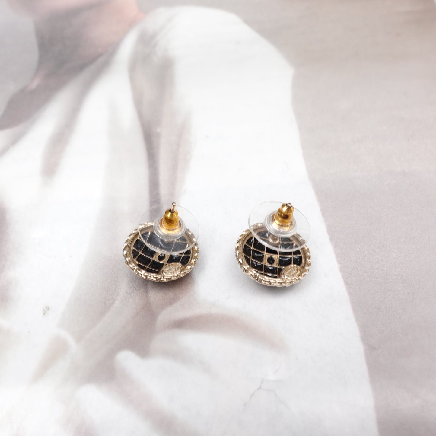 Pre-Owned Chanel Black Metal Earrings