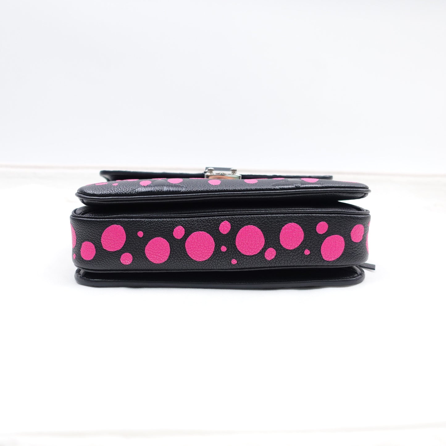 Pre-owned Louis Vuitton Metis Yayoi Kusama Black Calfskin Shoulder Bag