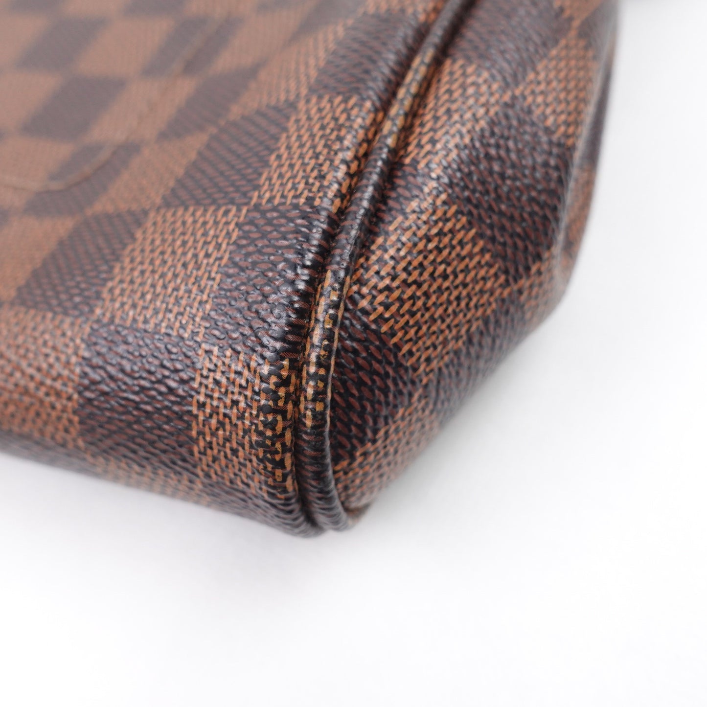 Pre-owned Louis Vuitton Favorite MM Coated Canvas Shoulder Bag