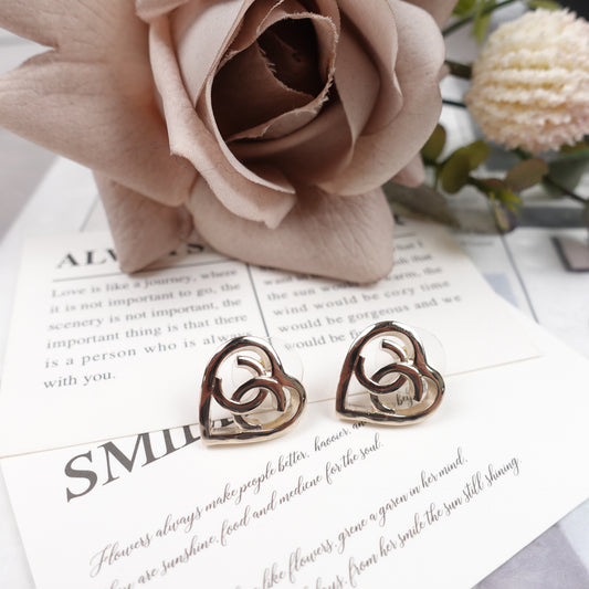 Pre-Owned Chanel Gold Metal Earring