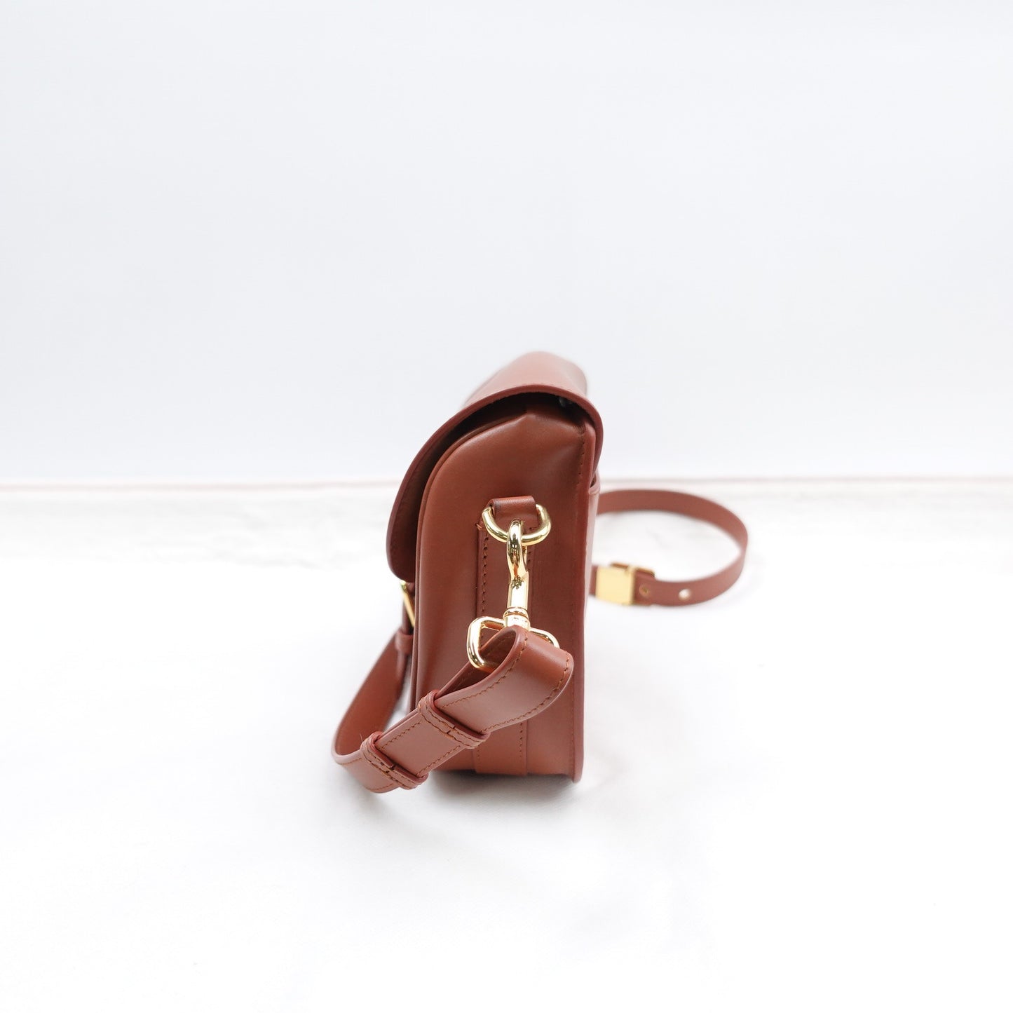 Pre-owned Dior Bobby Brown Calfskin Shoulder Bag T10315586