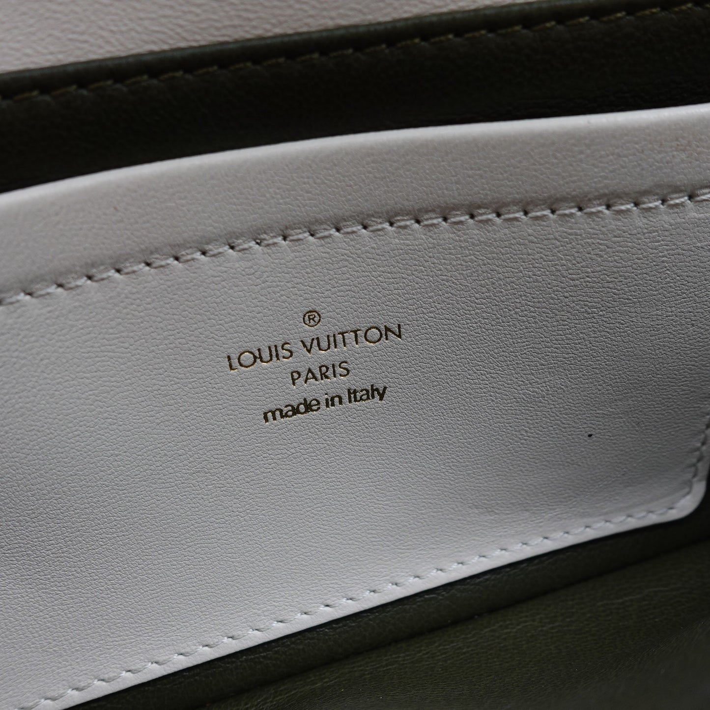 Pre-owned Louis Vuitton Pochette Coussin White Lambskin Shoulder Bag