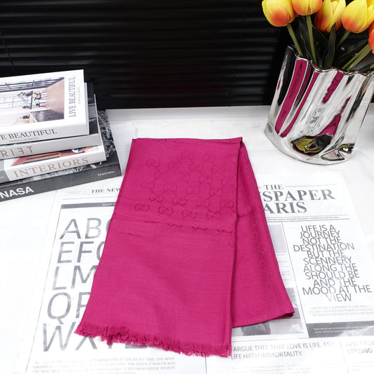 Pre-Owned Gucci Rose-Purple Wool Square Scarf