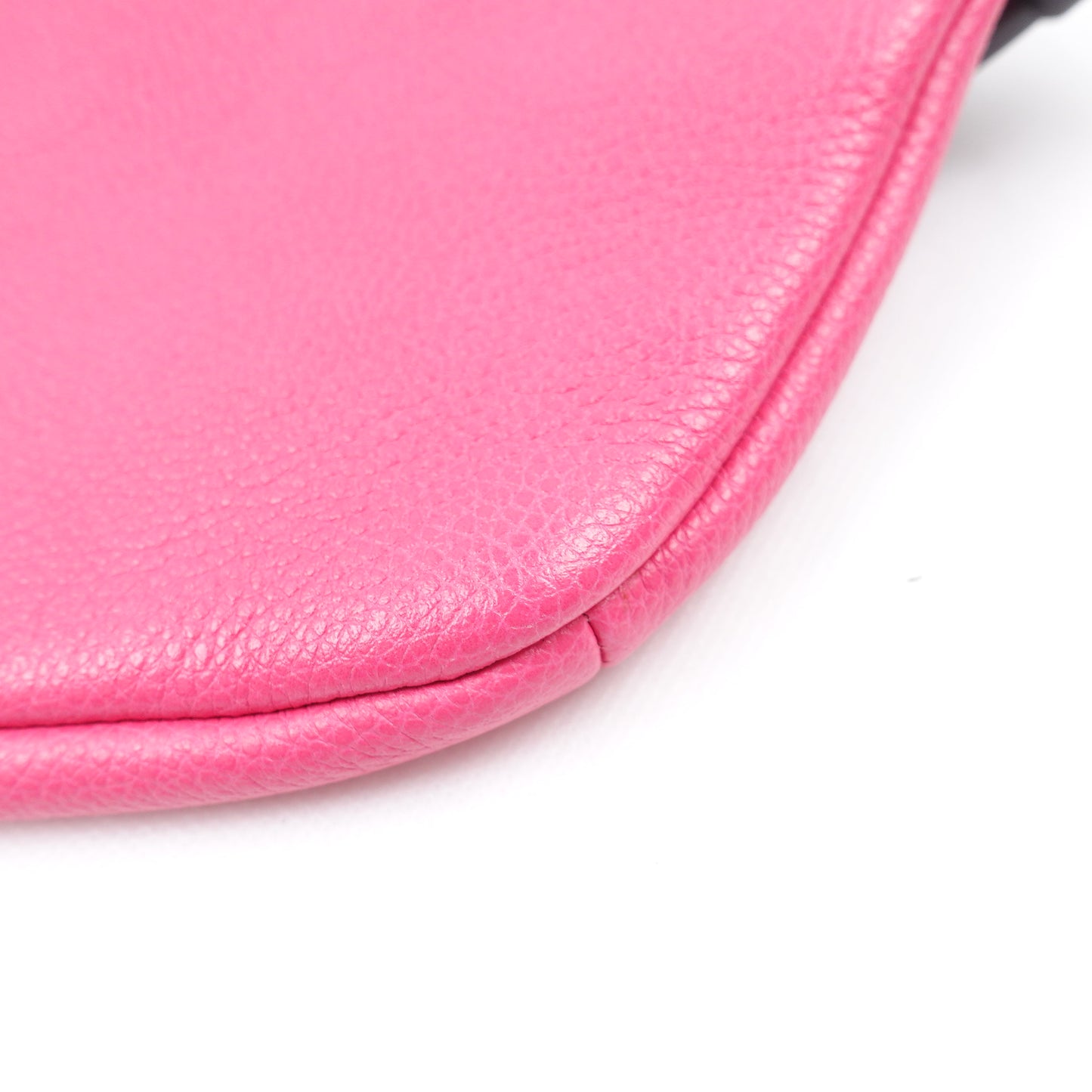 [Deal] Pre-owned Gucci Print Fuchsia Pink Calfskin Belt Bag