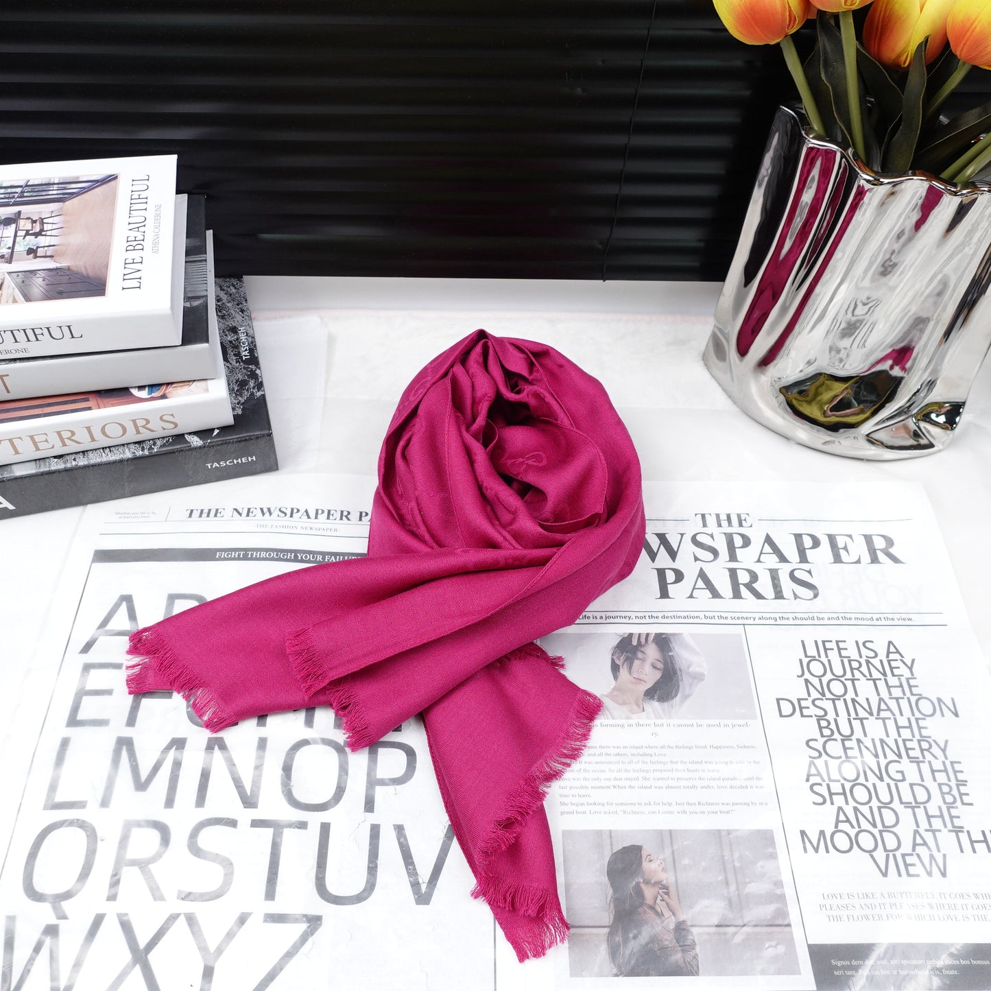 Pre-Owned Gucci Rose-Purple Wool Square Scarf