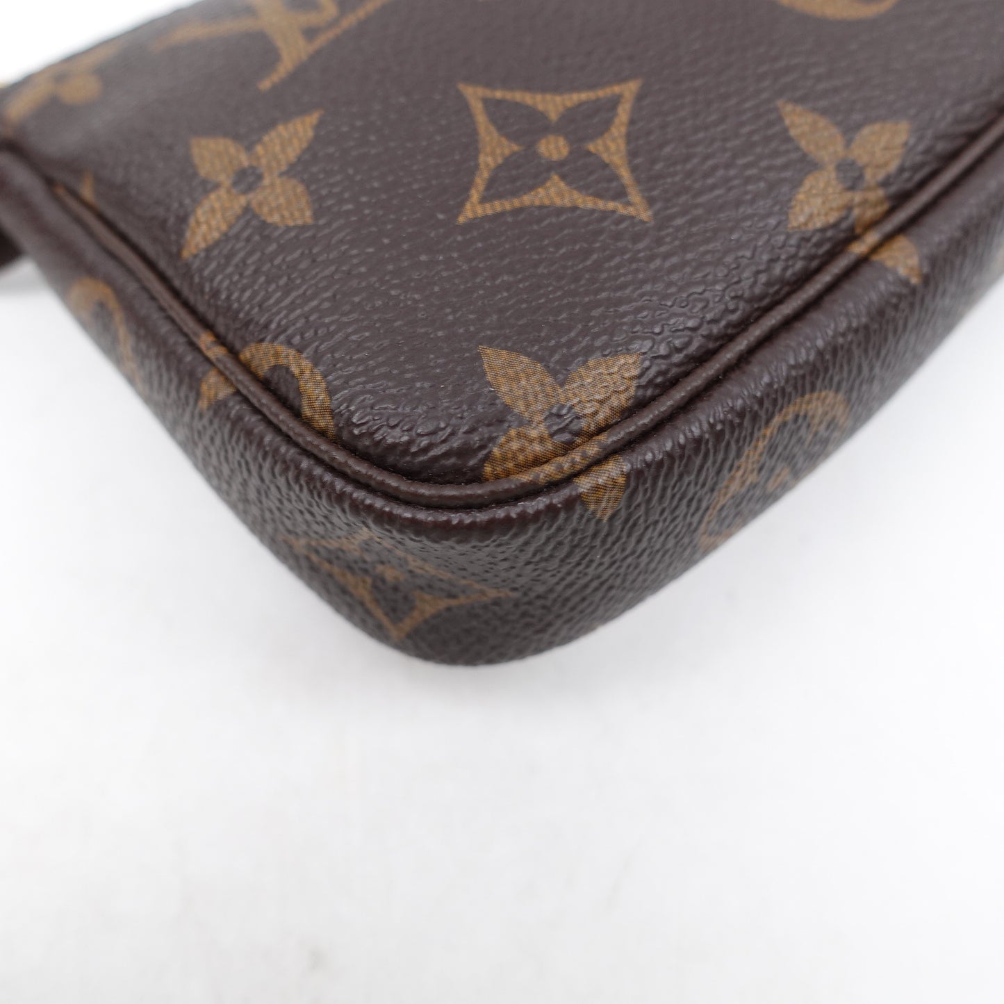 Pre-owned Louis Vuitton Pochette Mini Vivinne Print Monogram Coated Canvas Wristlet