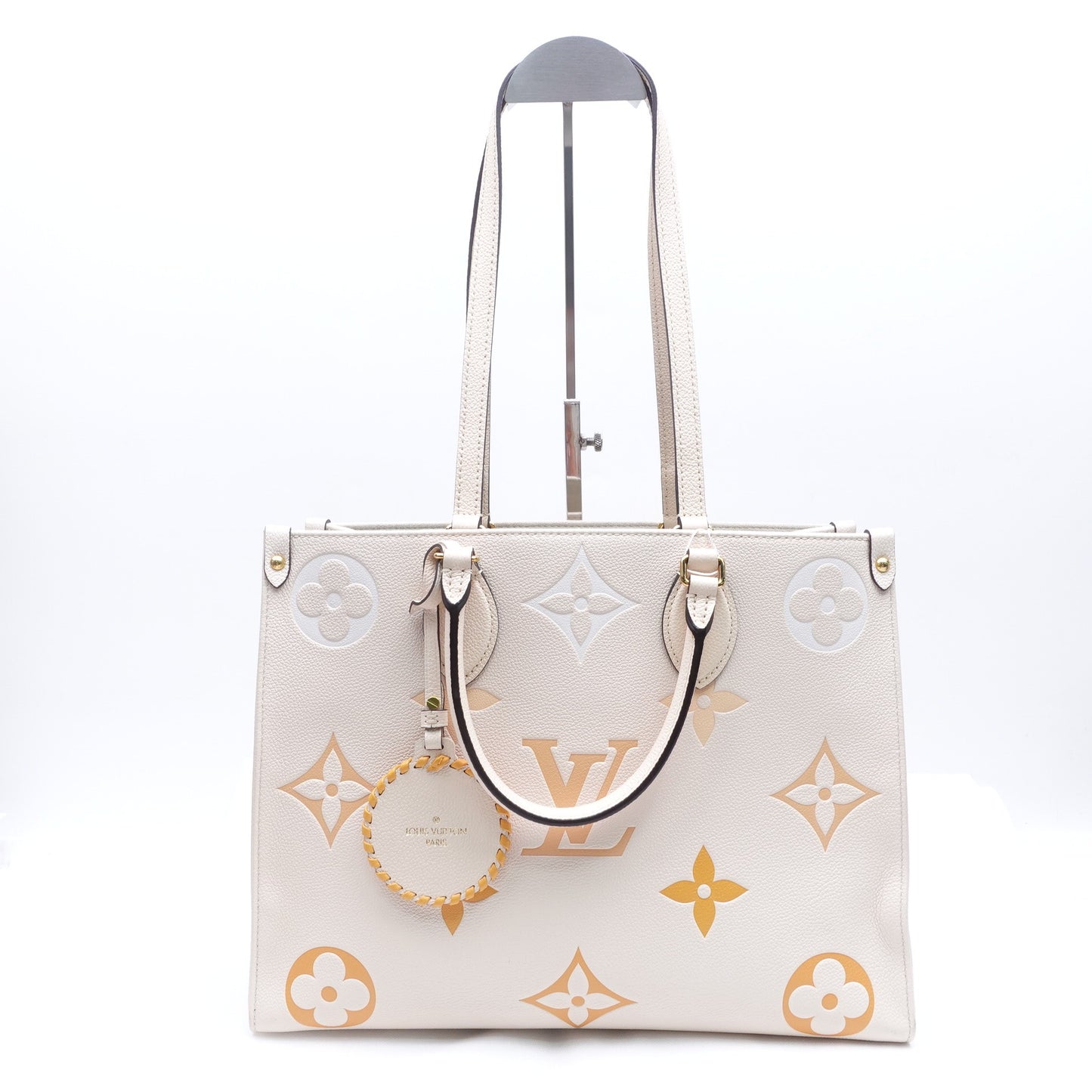 Pre-owned Louis Vuitton Calfskin Shoulder Bags Onthego MM White Shoulder Bag T10316816