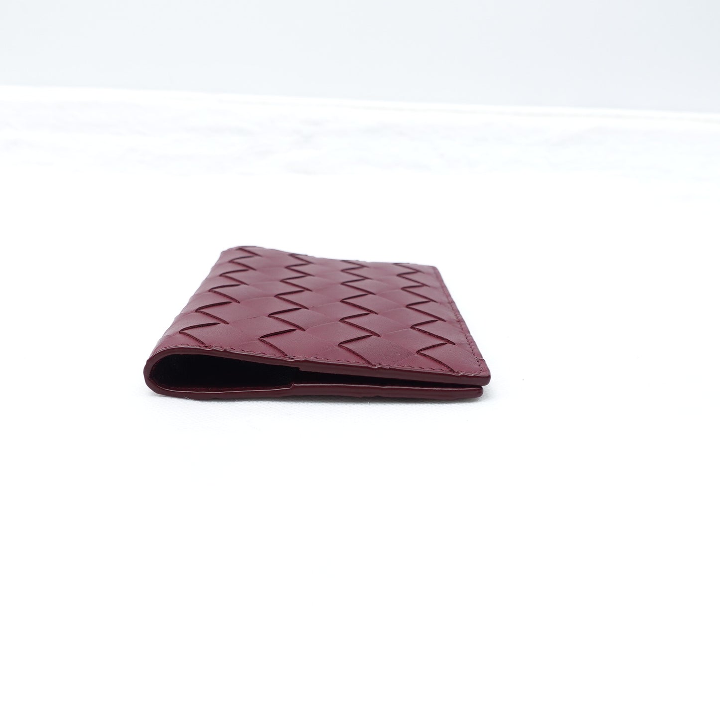 Pre-owned Bottega Veneta Burgundy Lambskin Passport Holder