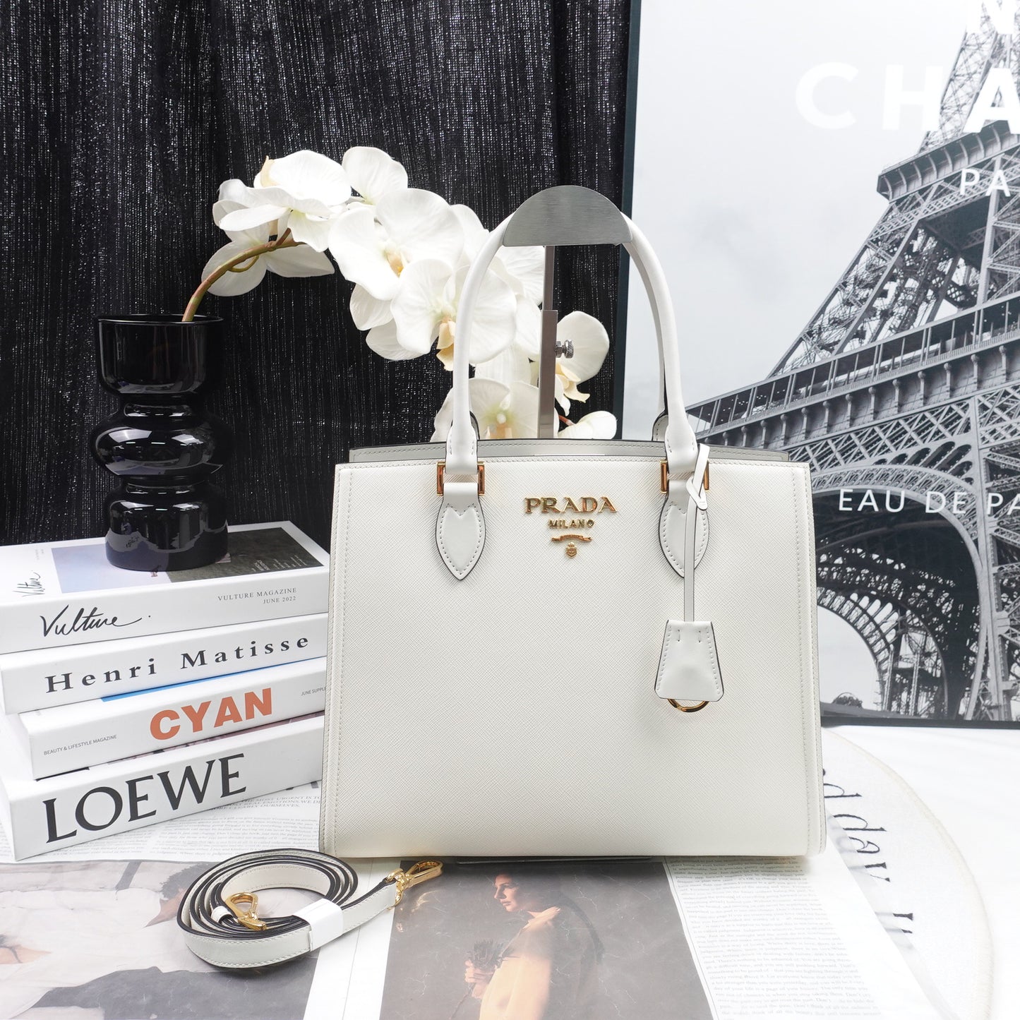 Pre-Owned Prada White Calfskin Shoulder Bag