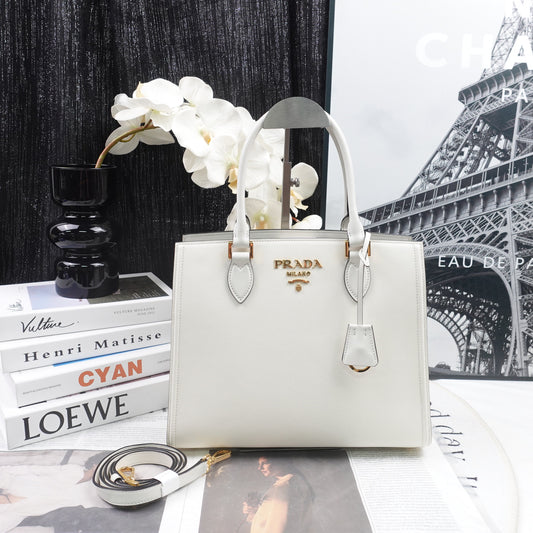 Pre-Owned Prada White Calfskin Shoulder Bag