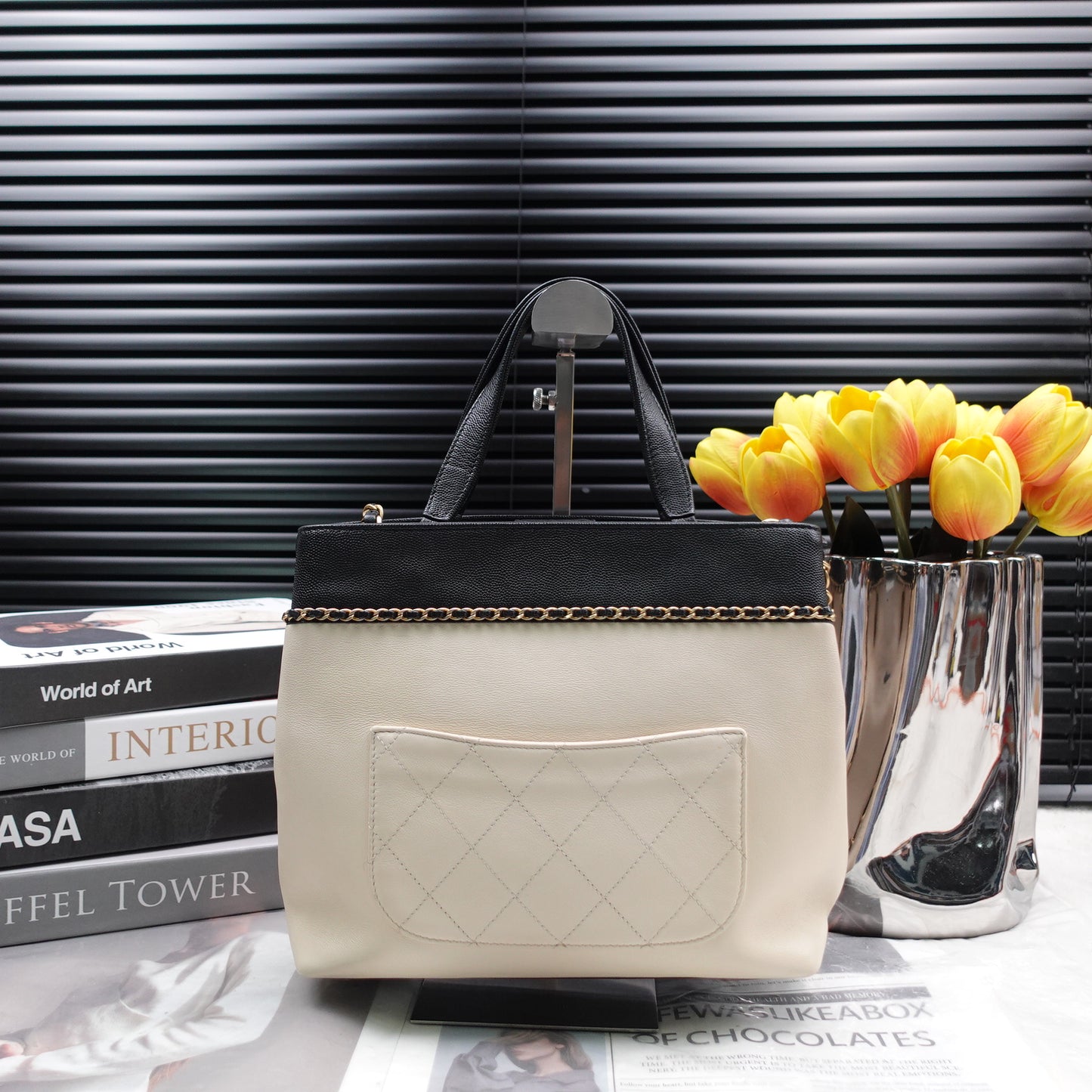 Pre-owned Chanel Cream Calfskin Shoulder Bag