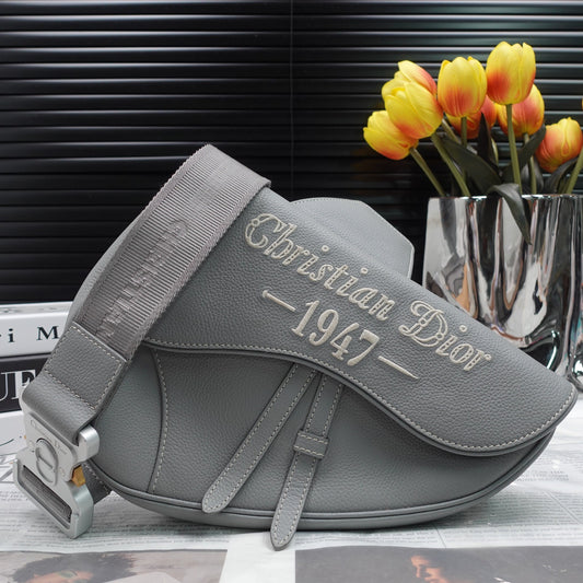 Pre-owned Dior Medium Saddle Grey Calfskin Shoulder Bag T10209622