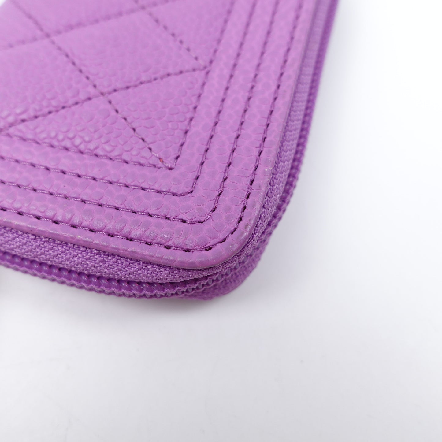 Pre-owned Chanel Leboy Purple Caviar Card Holder