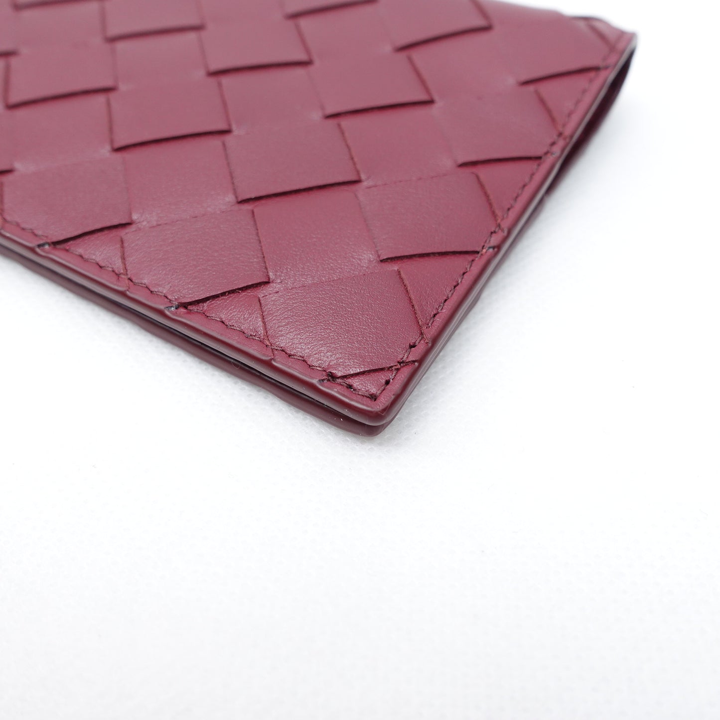 Pre-owned Bottega Veneta Burgundy Lambskin Passport Holder