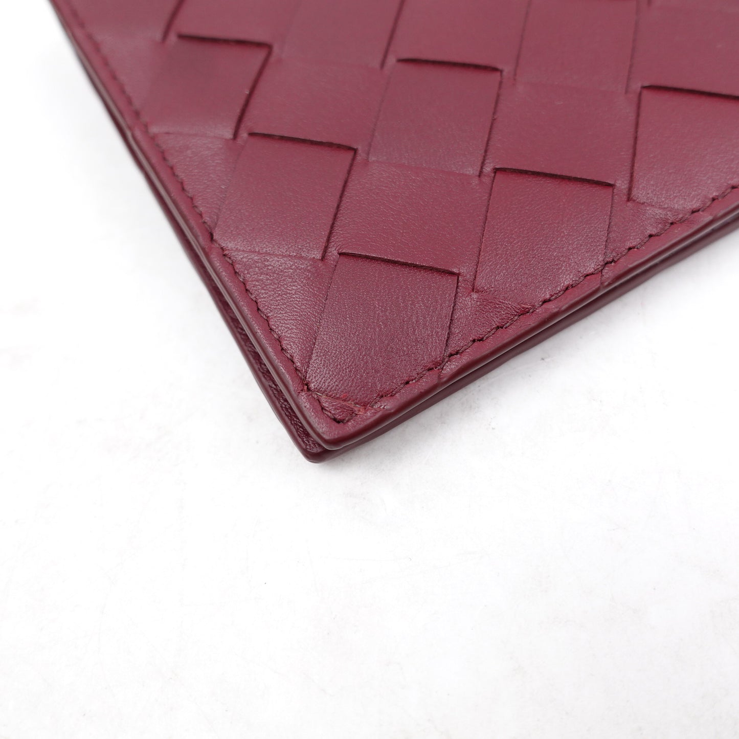 Pre-owned Bottega Veneta Burgundy Lambskin Passport Holder