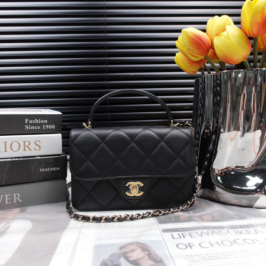 Pre-Owned Chanel CF Black Lambskin Shoulder Bag