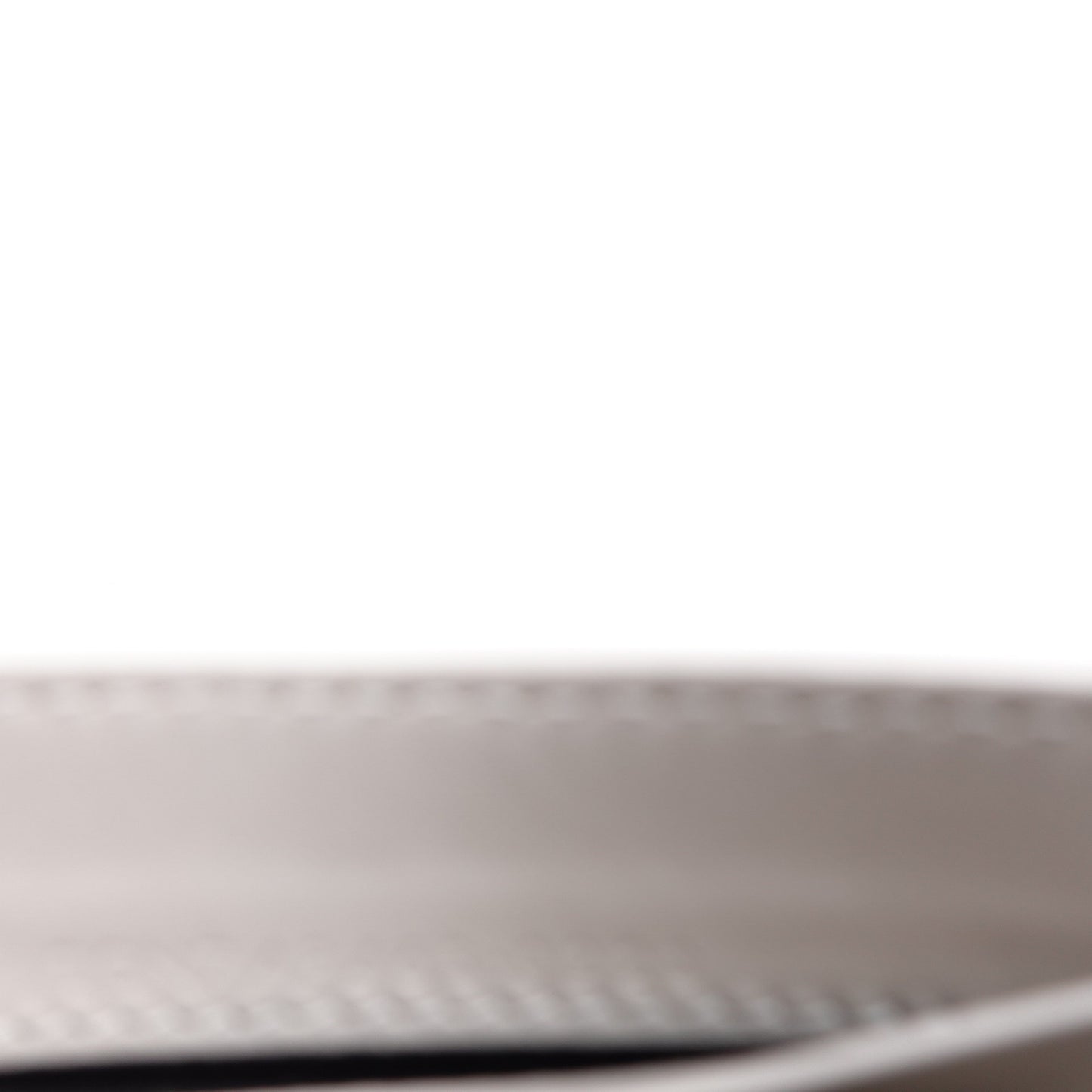 Pre-owned Saint Laurent White Calfskin Wallet