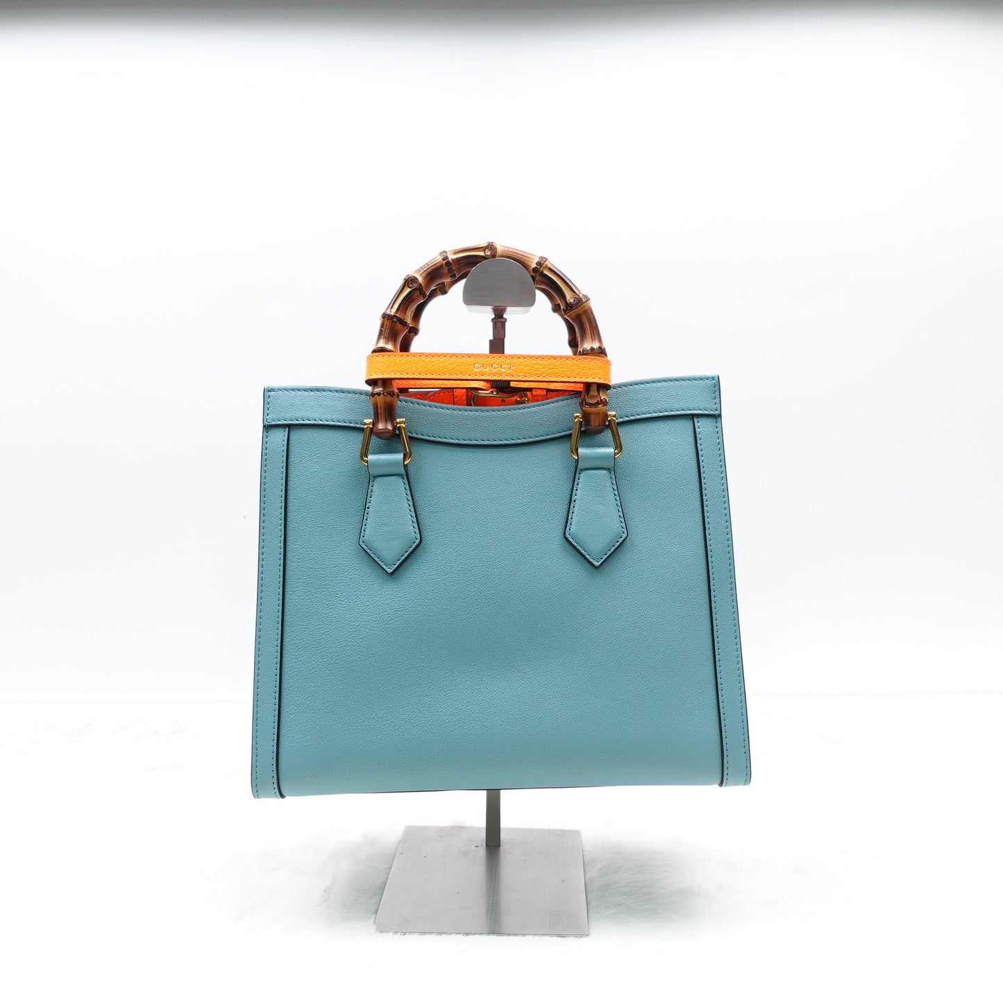 Pre-owned Gucci Diana Mint Green Calfskin Shoulder Bag
