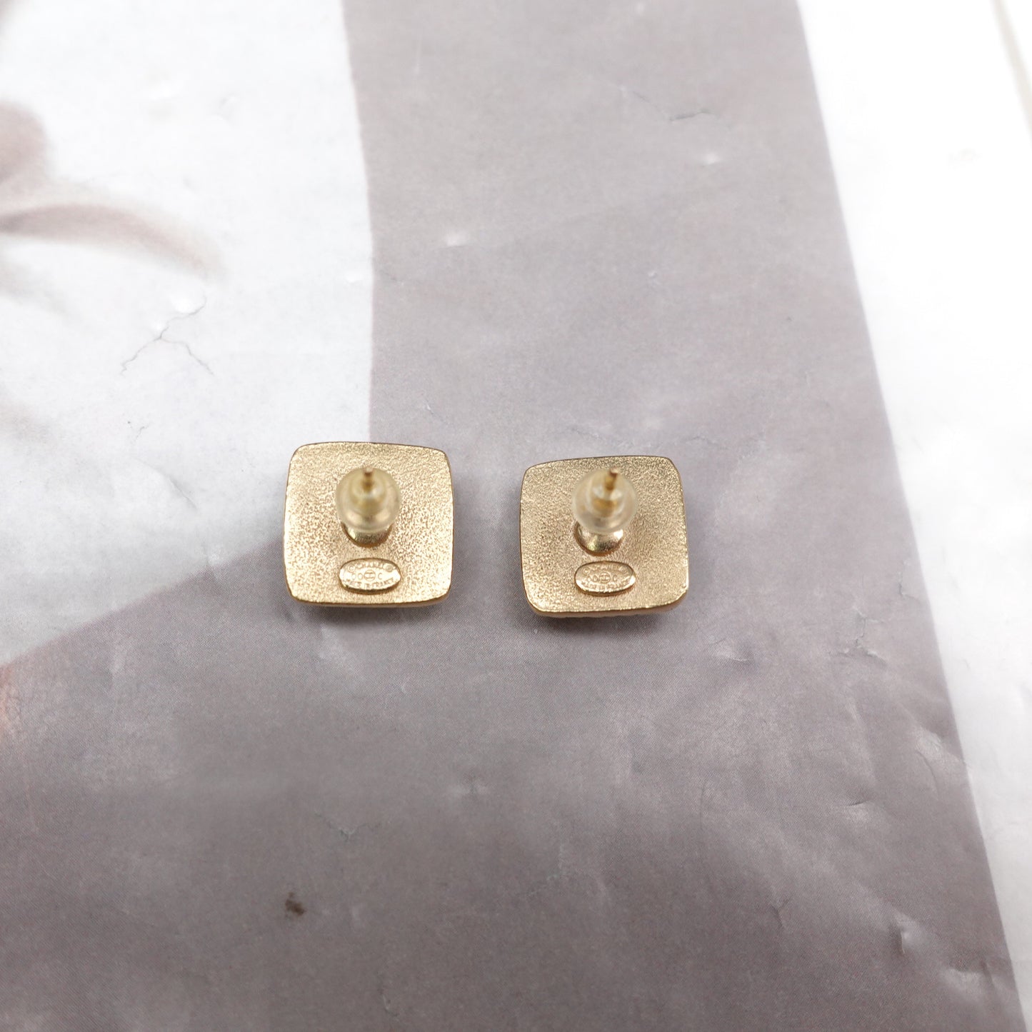 Pre-Owned Chanel Gold Tone Coloured Glaze Black Earrings