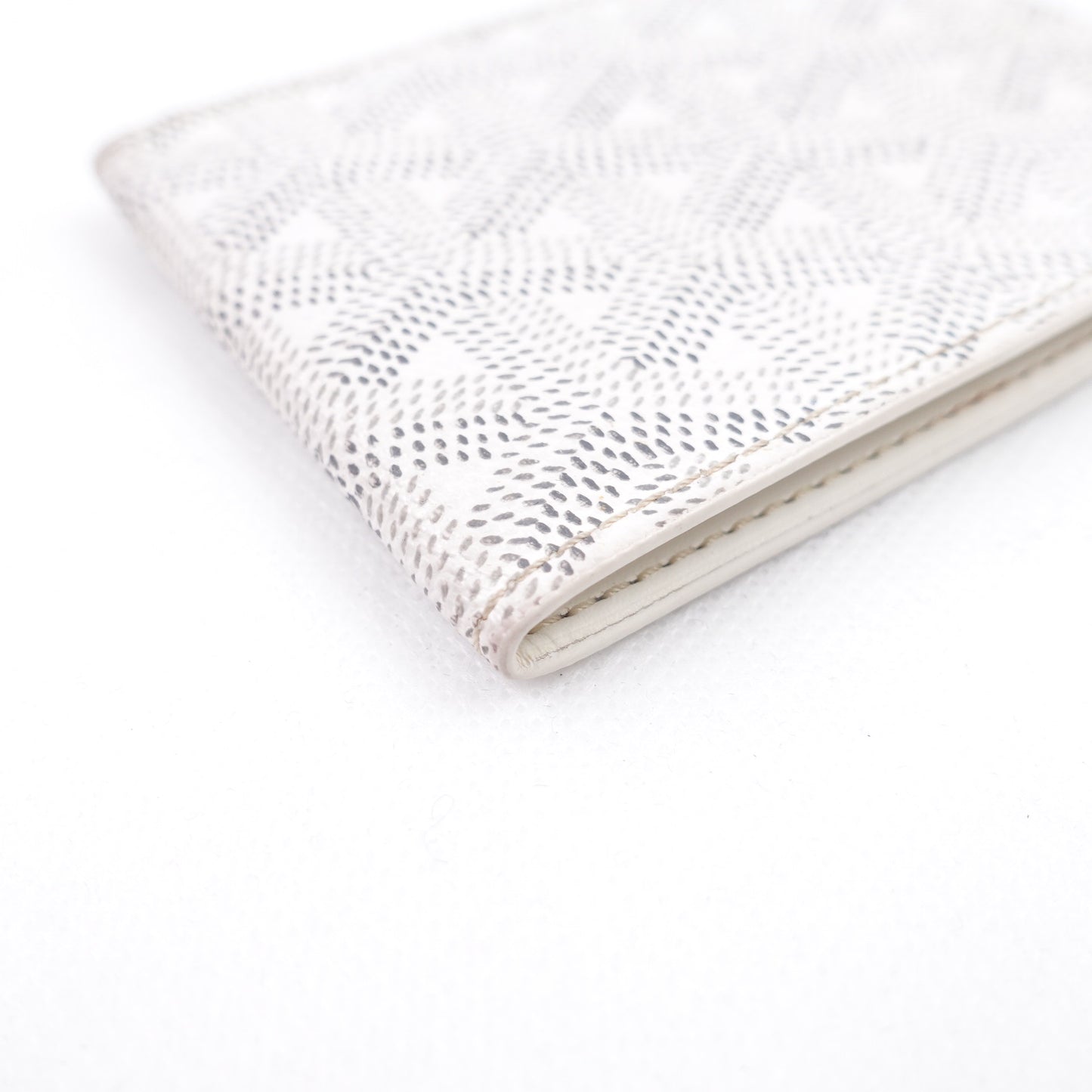 Pre-owned Goyard White Coated Canvas Bifold Wallet