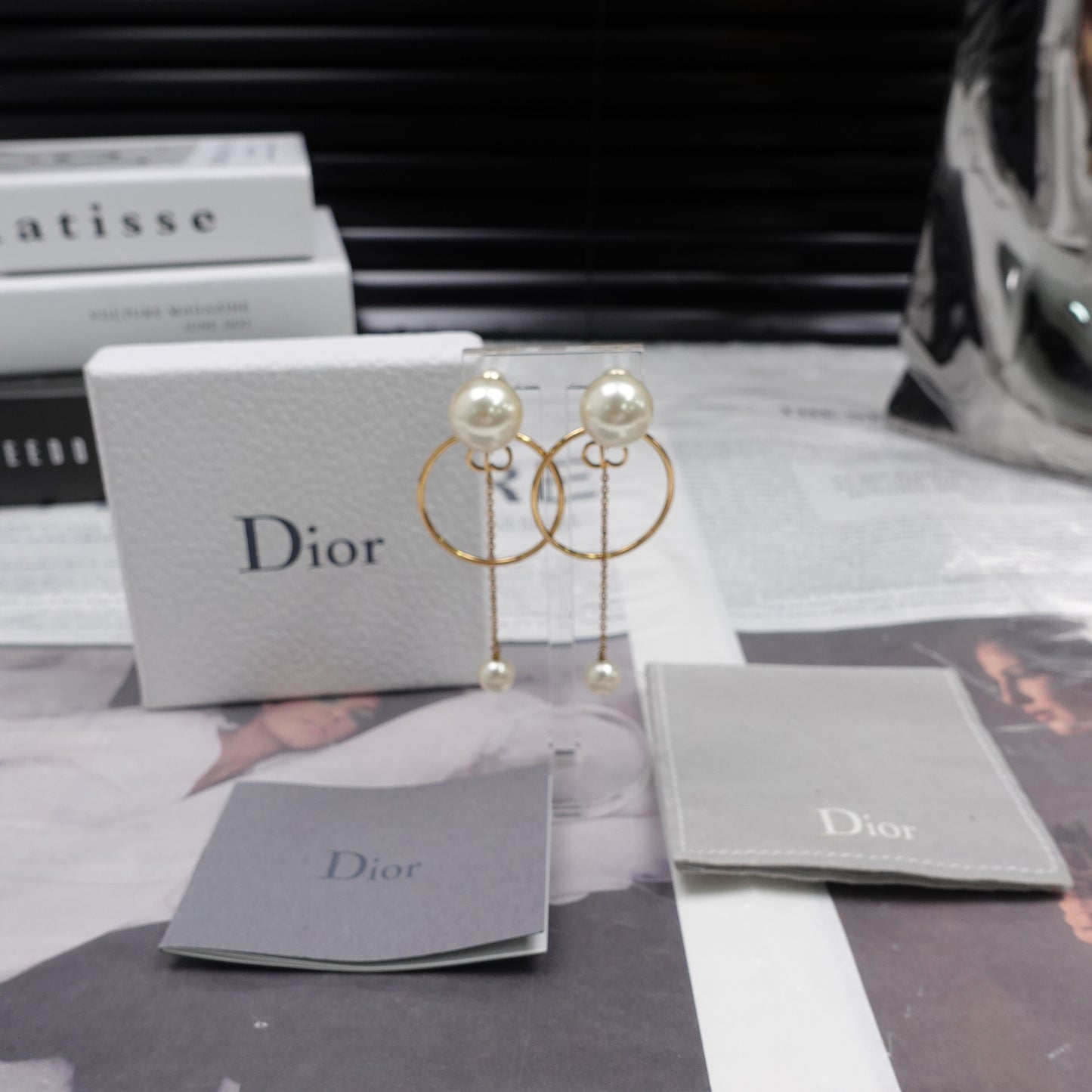 Pre-Owned Dior Gold Tone Circle Hoop Pearl Earrings