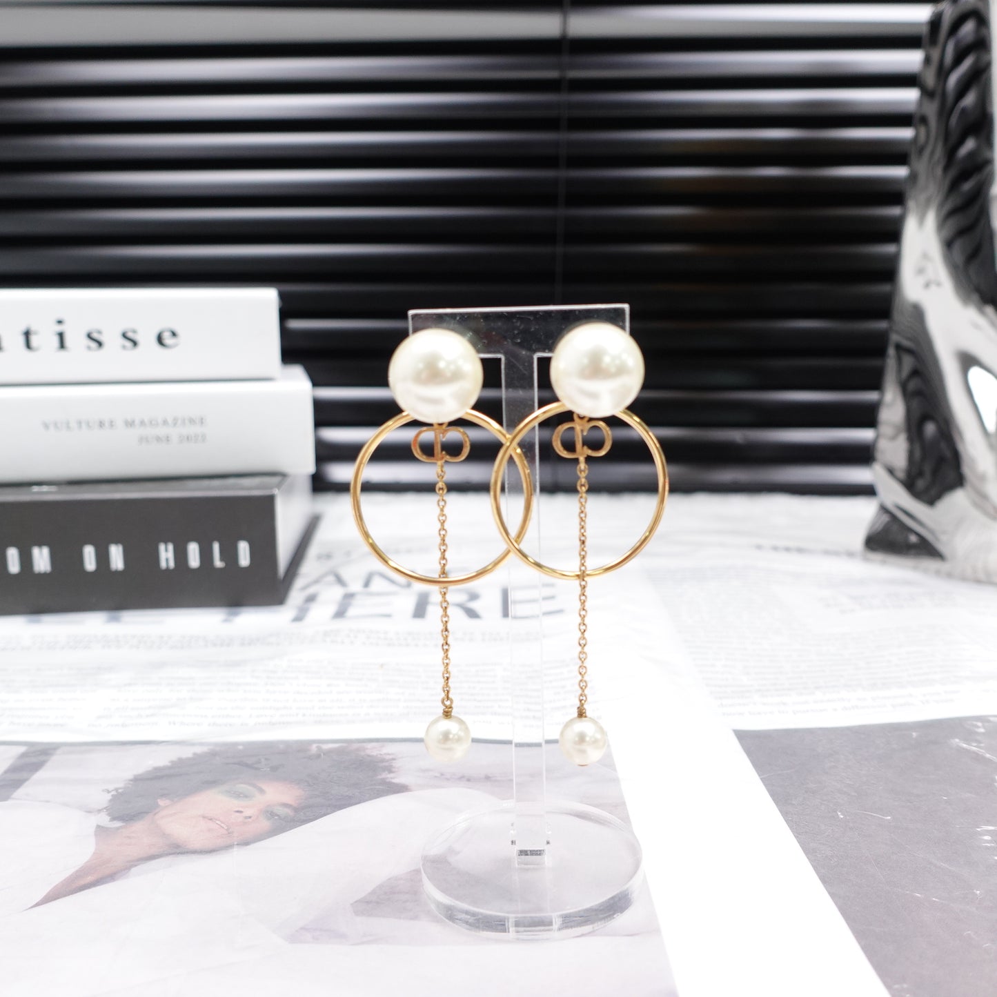 Pre-Owned Dior Gold Tone Circle Hoop Pearl Earrings