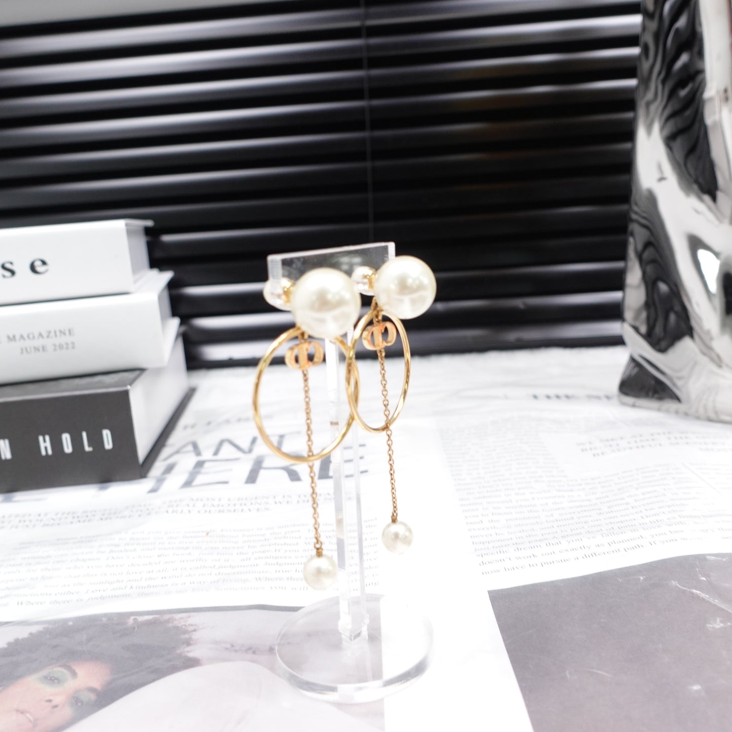 Pre-Owned Dior Gold Tone Circle Hoop Pearl Earrings