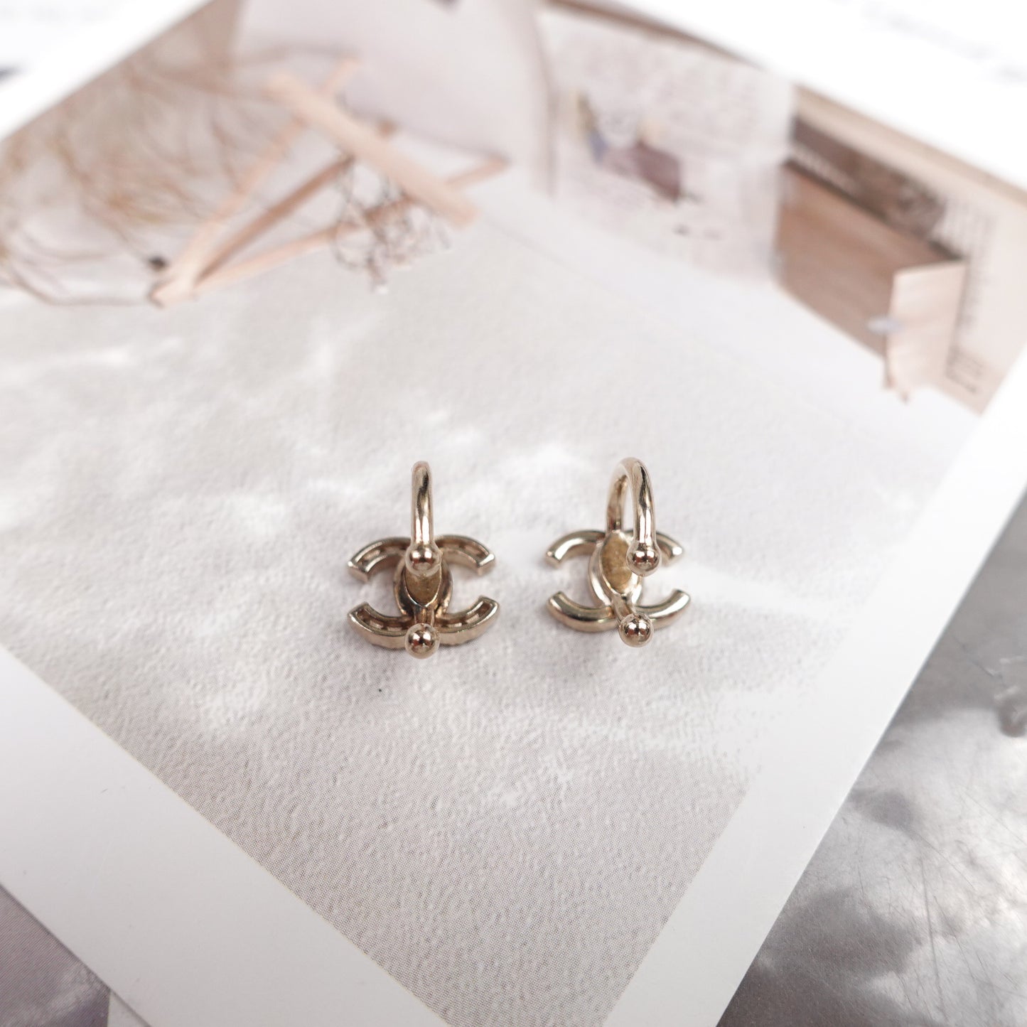 Pre-Owned Chanel Gold Crystal Diamond Earrings