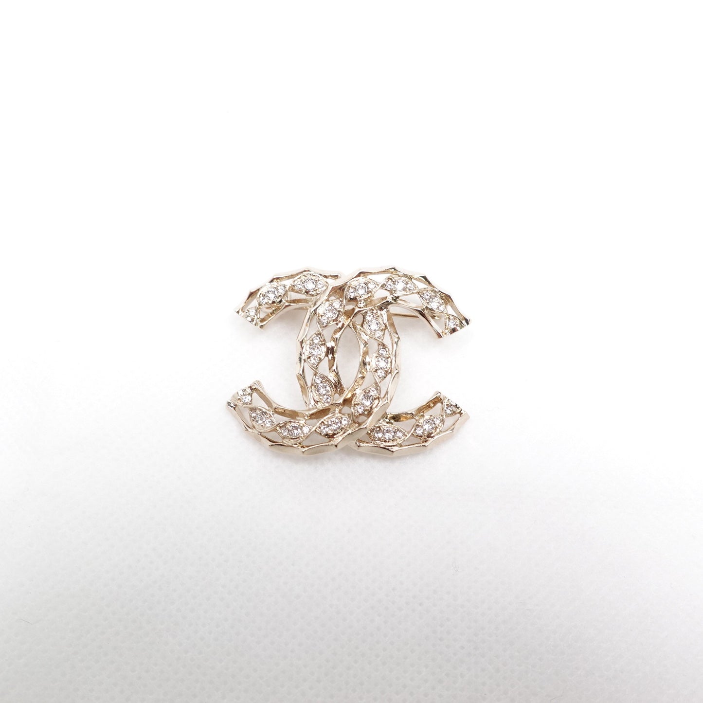 Pre-owned Chanel Gold Metal Brooch