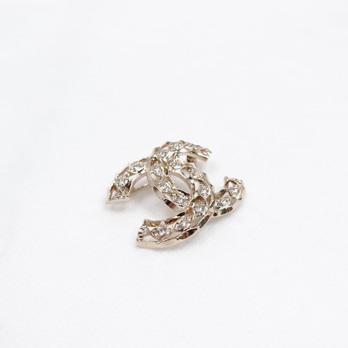 Pre-owned Chanel Gold Metal Brooch