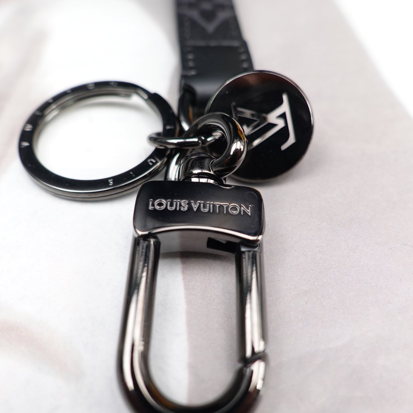 Pre-Owned Louis Vuitton Black Short Bag Charm