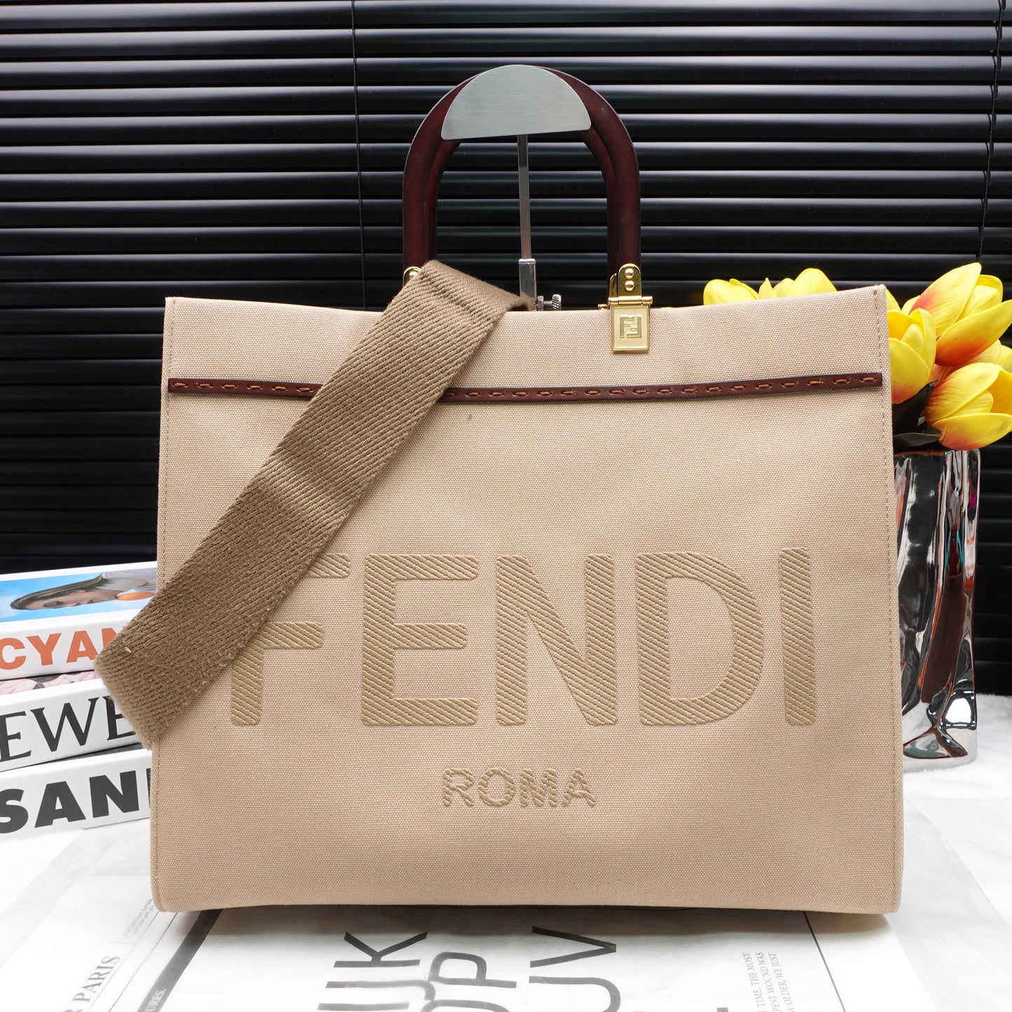 Pre-owned Fendi Sunshine Beige Canvas Shoulder Bag