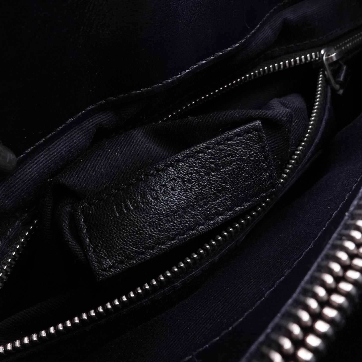 Pre-owned Saint Laurent Loulou Black Calfskin Shoulder Bag