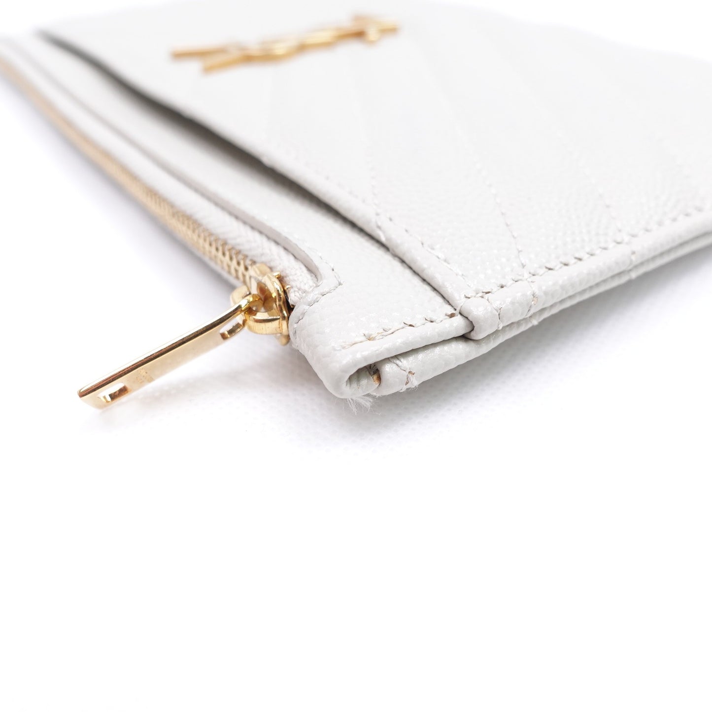 Pre-Owned Yves Saint Laurent Le Monogram Me White Calfskin Zippy Wallet T10300899