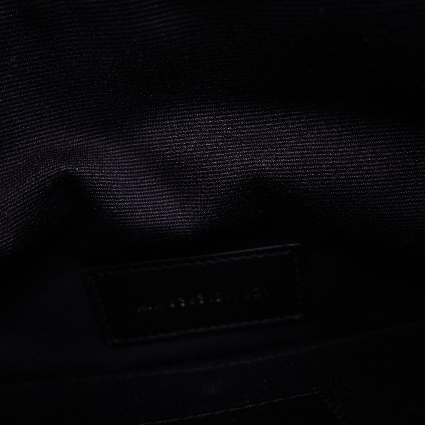 Pre-Owned Yves Saint Laurent Le Monogram Me White Calfskin Zippy Wallet T10300899