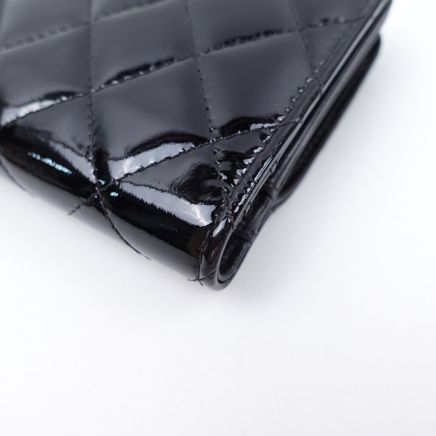 Pre-owned Chanel Black Patent Wallet T10240544
