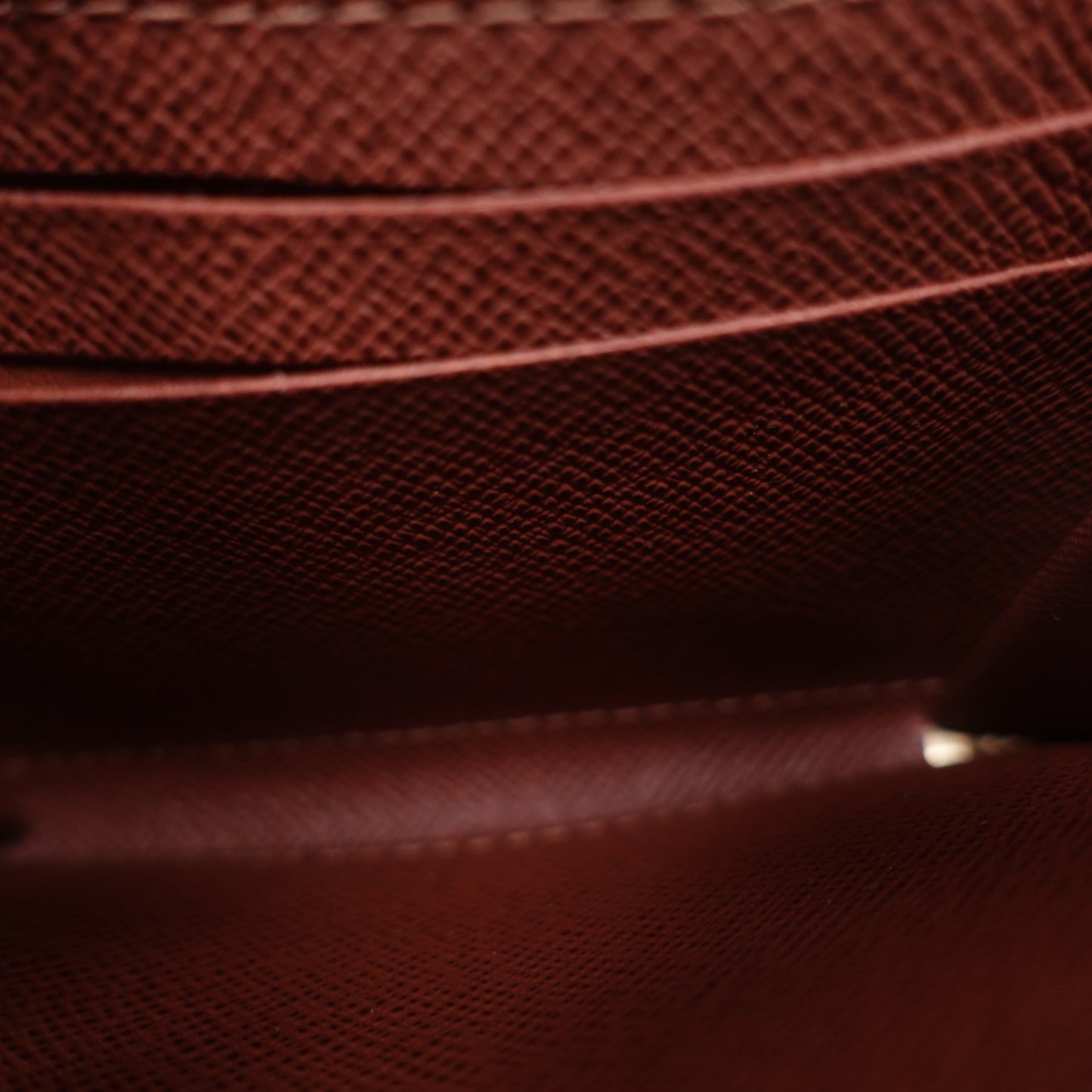 Pre- Owned Louis Vuitton Calfskin Brown Zippy Coin Purse  T10303747