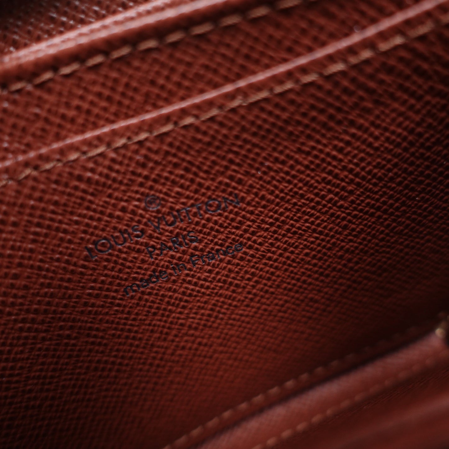 Pre- Owned Louis Vuitton Calfskin Brown Zippy Coin Purse  T10303747