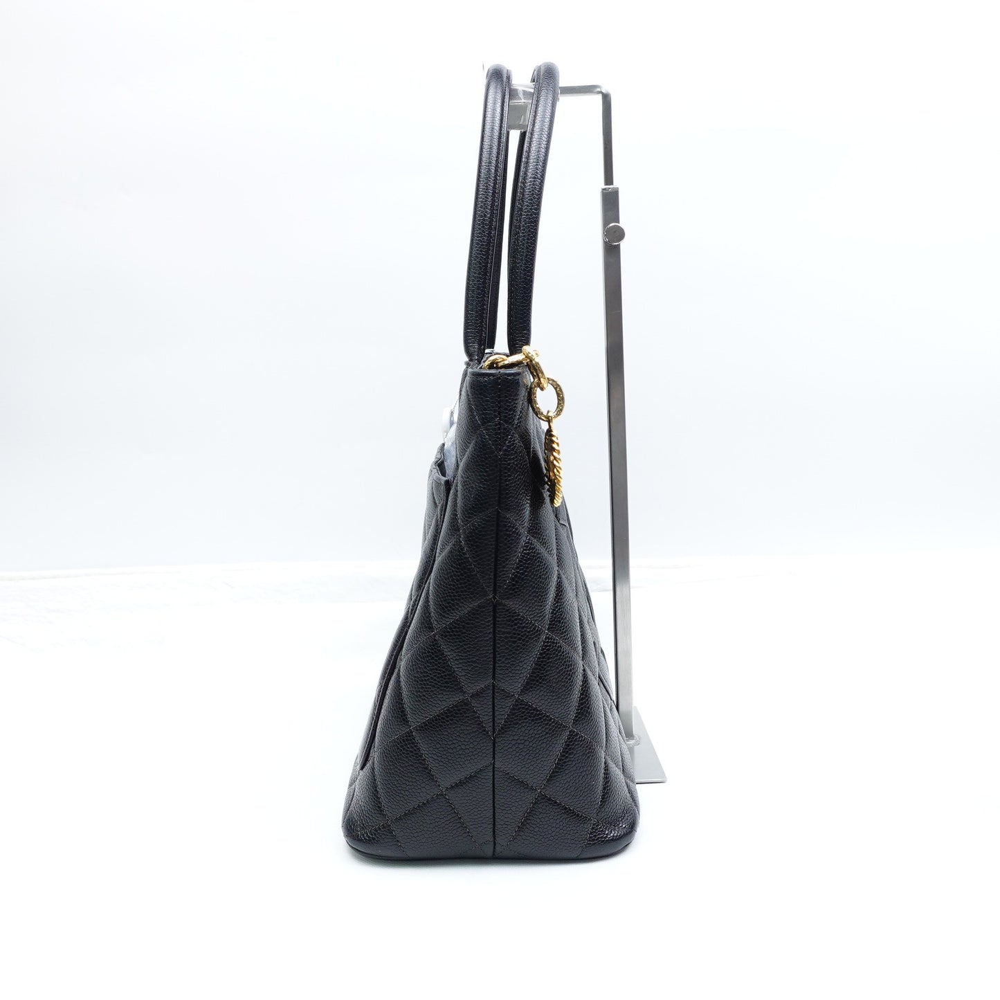 Pre-owned Chanel Hilton Black Calfskin Tote Bag
