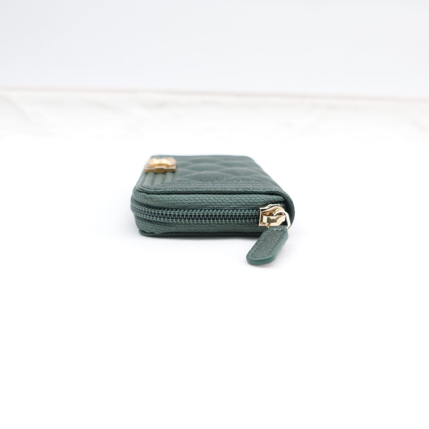 Pre-owned Chanel Leboy Green Calfskin Zippy Short Wallet
