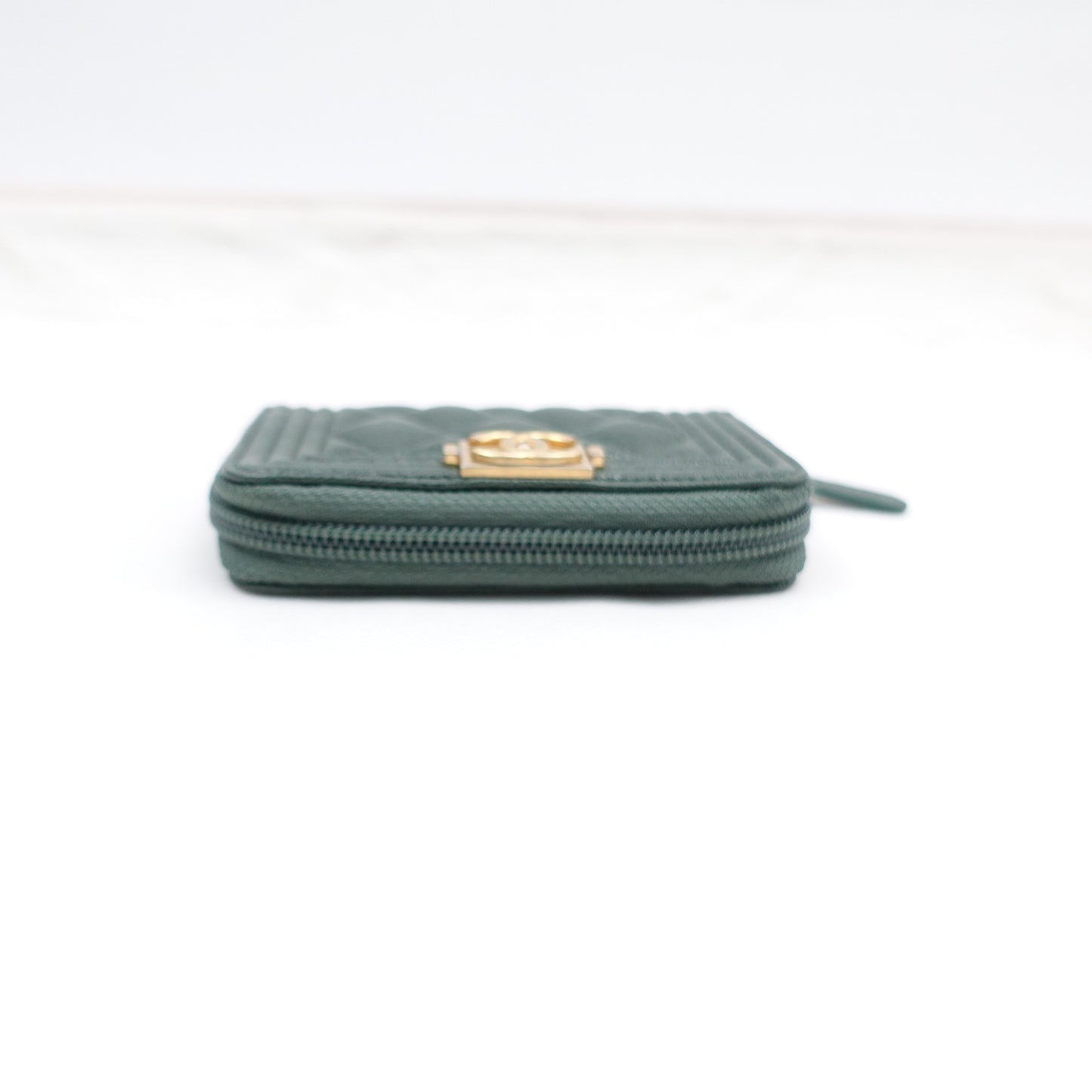 Pre-owned Chanel Leboy Green Calfskin Zippy Short Wallet